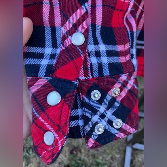 EUC BC Clothing Red and Black Plaid Button Down Jacket Shirt Size Medium - Picture 4 of 12